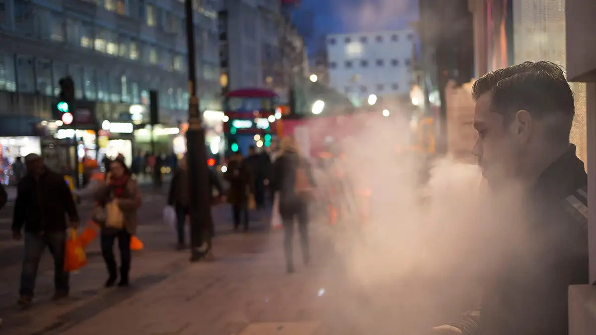 Vaping Etiquette: How to Be a Respectful Vaper in Public Spaces